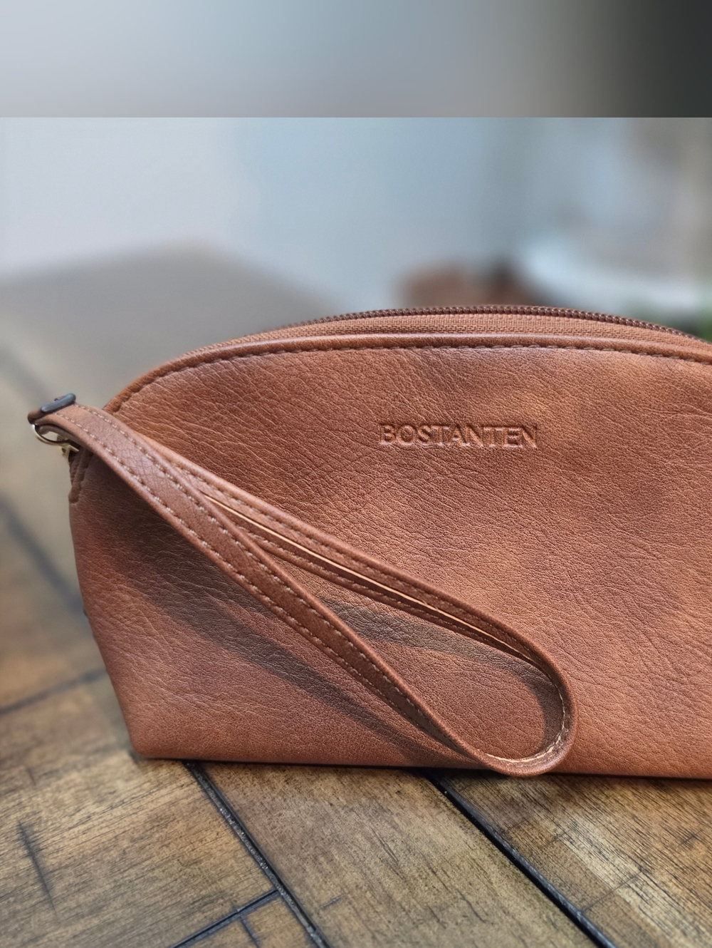 Bostanten Brown Leather Cosmetic Wristlet